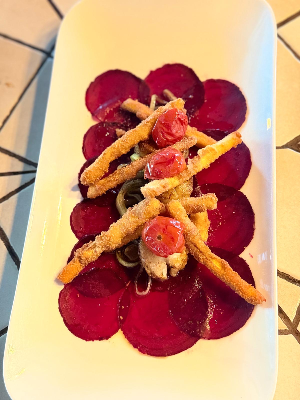 Rote-Bete-Carpaccio mit knusprigen Sticks